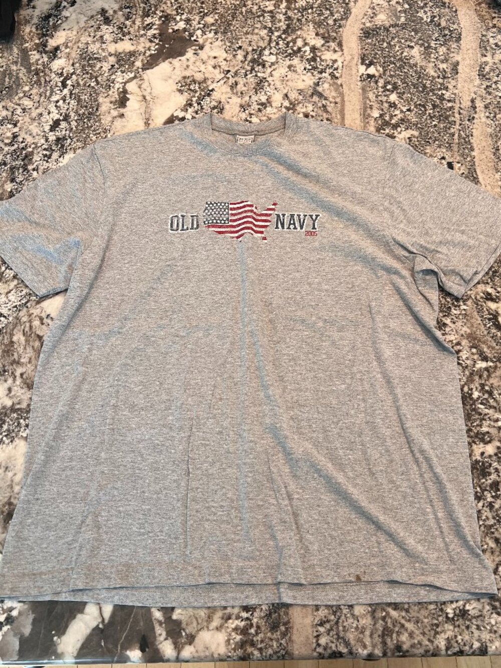 2005 Old Navy USA graphic tee